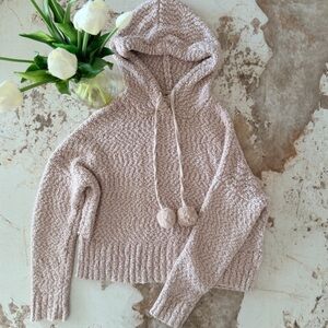 Elegant Textured Hooded Sweater in Cream